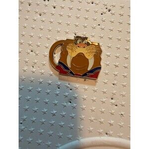 Busch gardens sea world sesame street sesame place Disney pin lapel mug